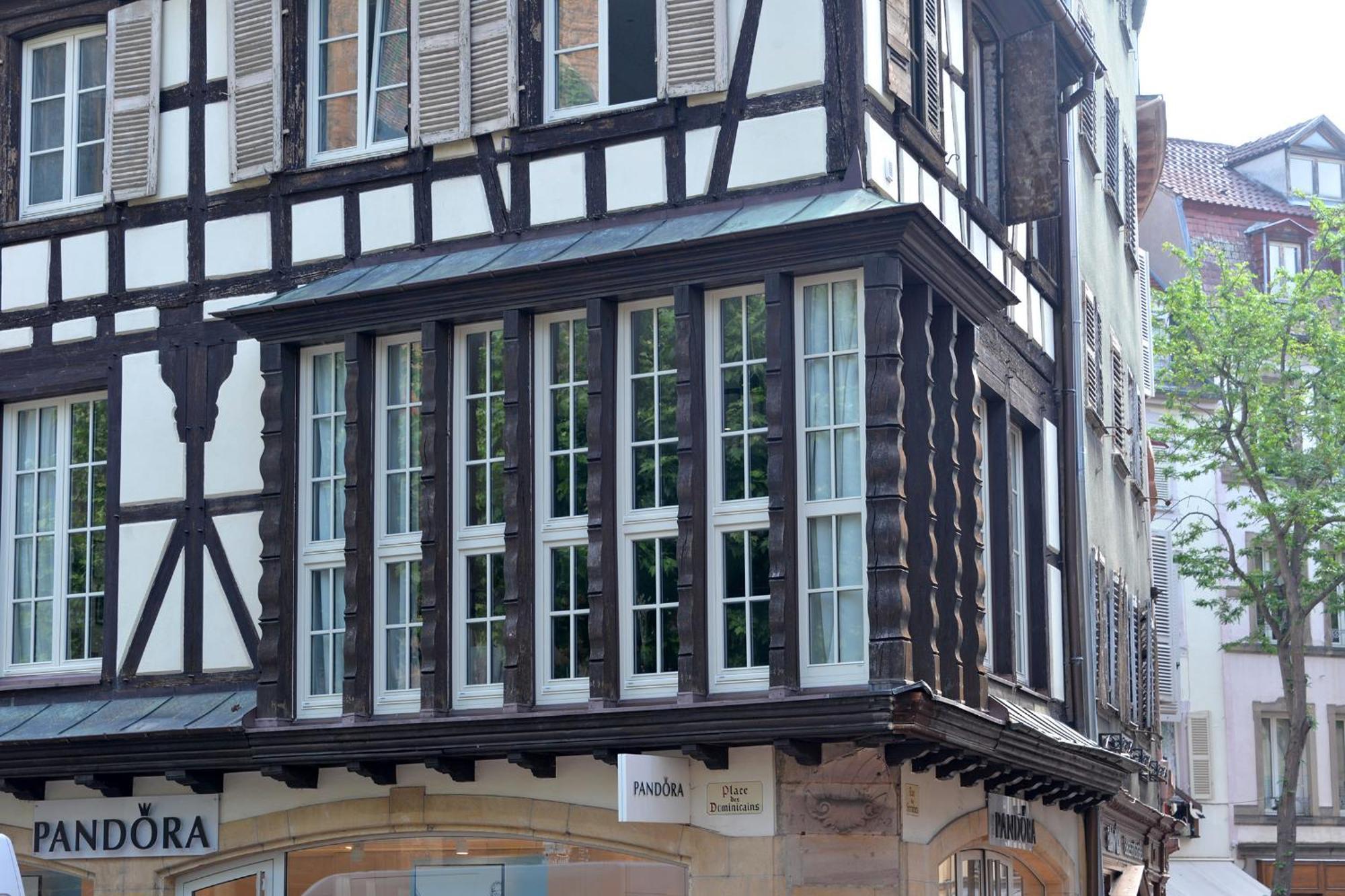 Suite Le Splendide Du Centre Historique Avec Climatisation Colmar Bagian luar foto